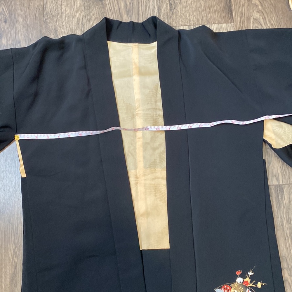 EUC Beautifully Made Kimono - Picture 12 of 13